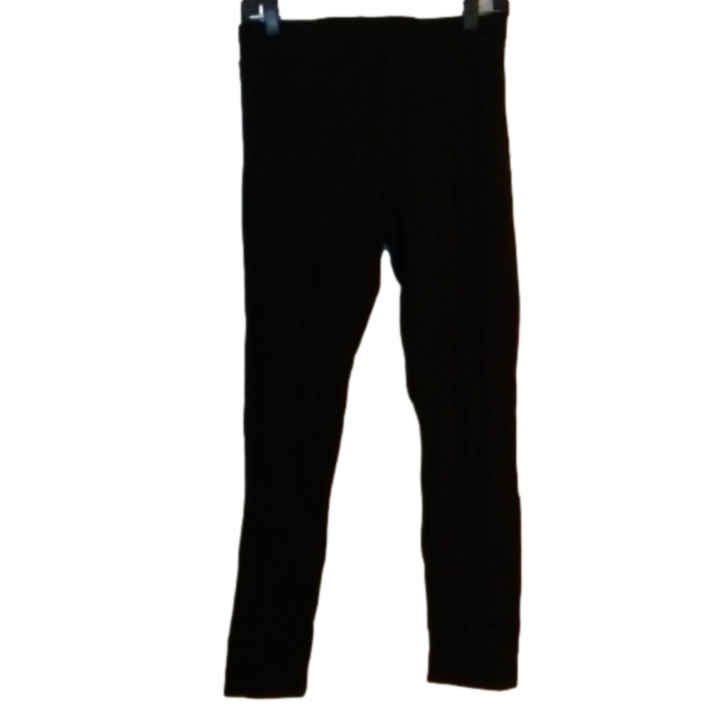 Bar III size medium black pants. Polyester blend. Perfect For The Office.